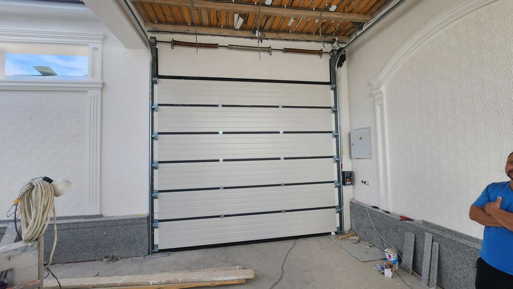 Электрические секционные ворота для дома. Автоматика Erreka.