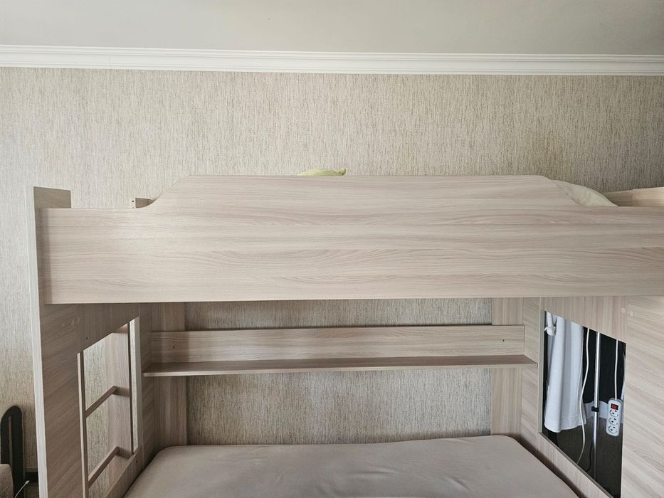 Двухяростная кровать