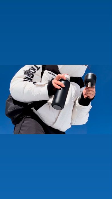 Срочно! Продам пуховик зимний+ в подарок осеняя черная куртка!