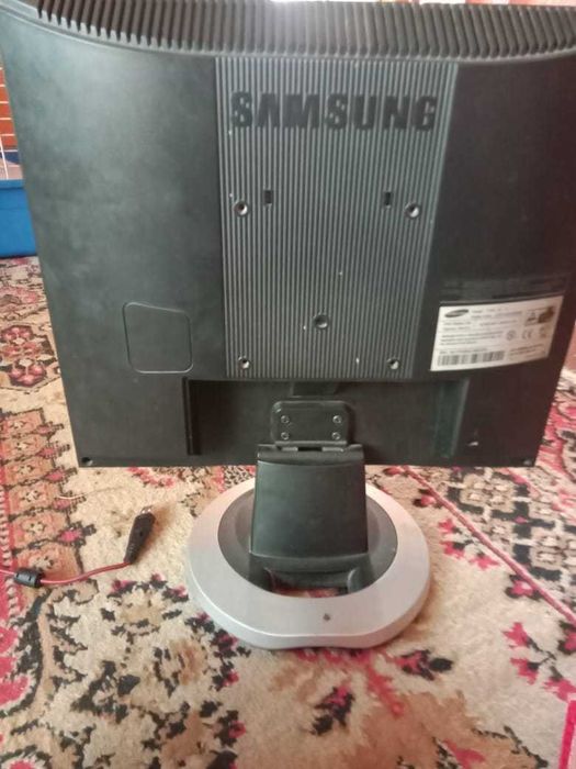 Продам монитор не дорого