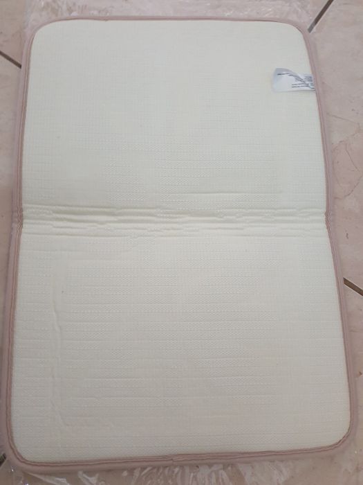 Килим за баня  .