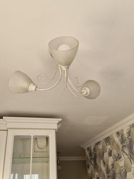 Люстры в ассортименте