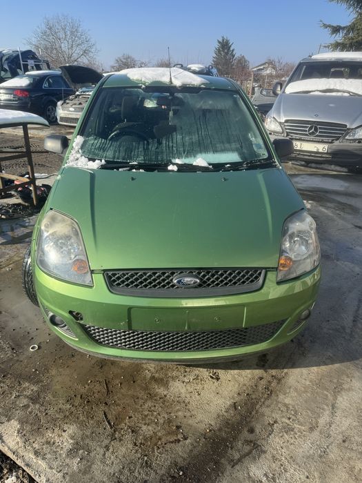 Форт фиеста 1.4 и 2007г на части