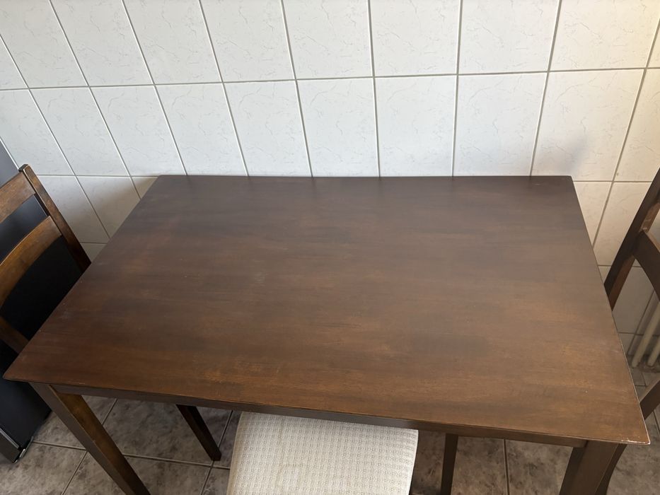 Masa lemn  4 persoane cu 4 scaune nu ikea