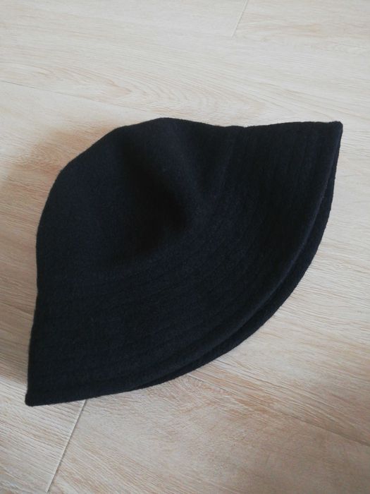 Vând pălărie dama, 50% lana, onesize