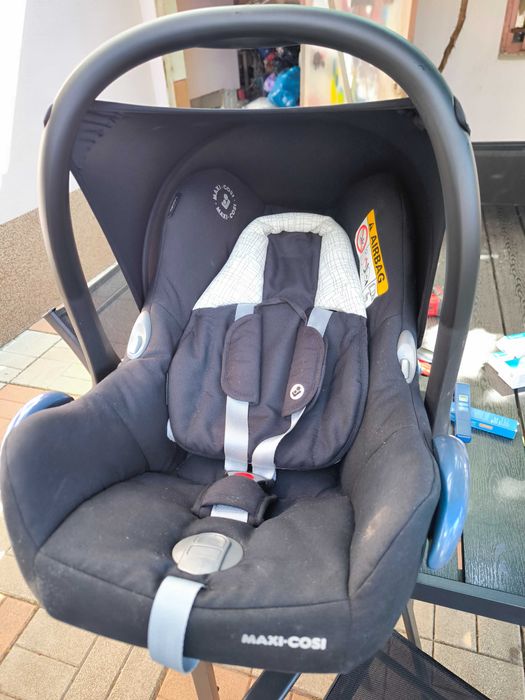 Бебешка кошница за кола Maxi Cosi