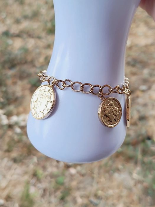 Bratara cu banuti placati cu aur