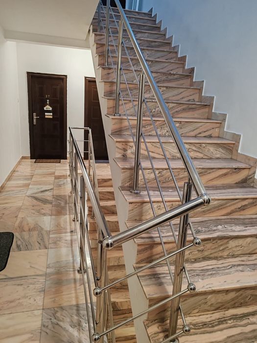 Vând apartament recent renovat cu 2 camere in Paleu.