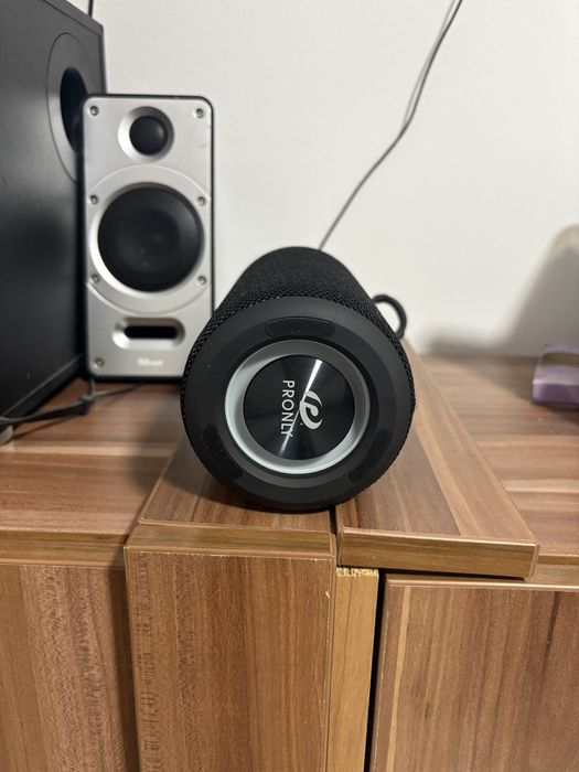 Vând boxa bluetooth