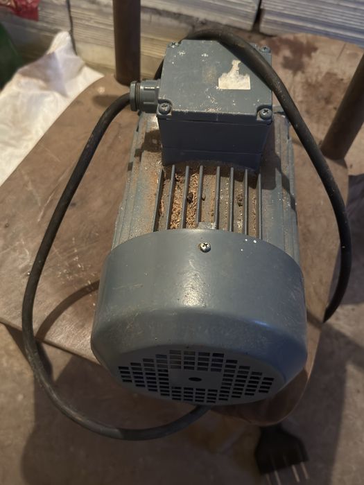 Трифазен двигател