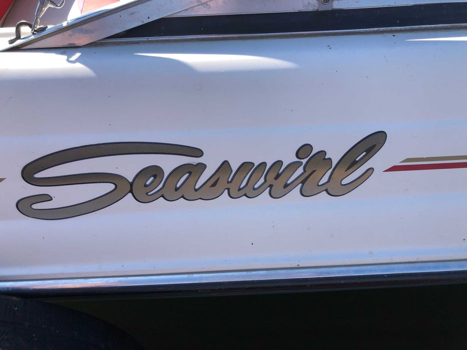 Моторна яхта SEASWIRL