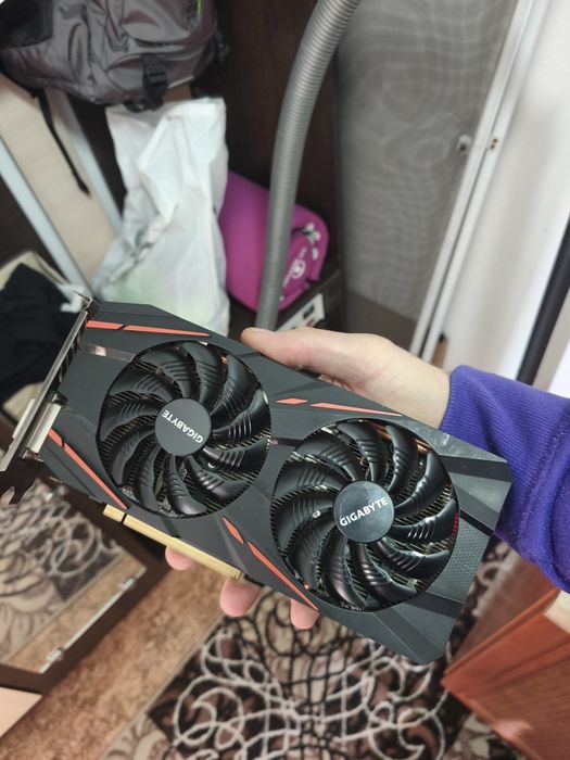Видеокарта  Gigabyte Radeon RX 570 4gb