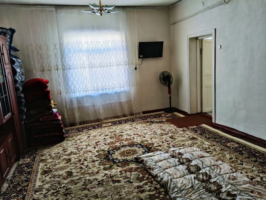 Кибрай Сабзавот,Чоштепа ховли сотилади , Ер майдони 3.8 соток 9  хона