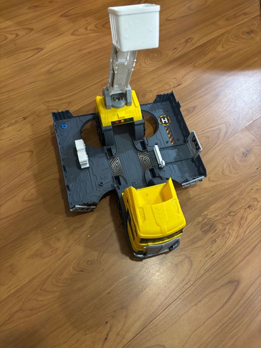 Трансформиращ камион