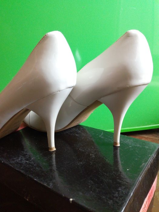 Туфли белые лаковые или обмен
