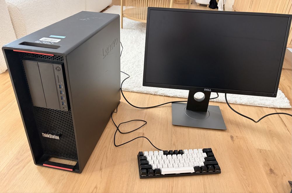 Sistem complet  PC Workstation Lenovo P510 plus monitor si tastatura Gtx 1070 32Gb Ram Intel Xeon 6 cores
