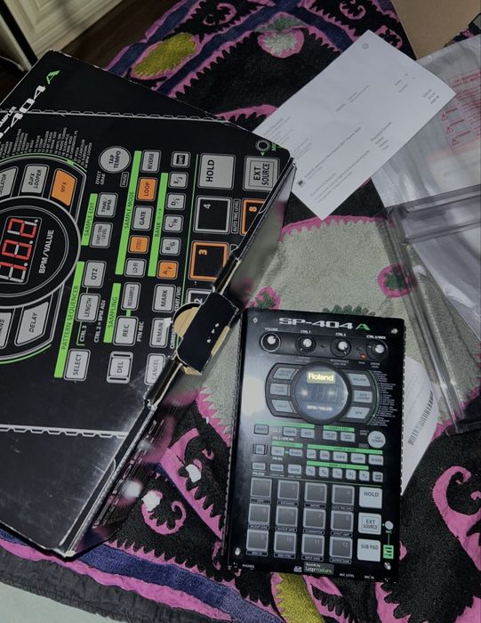 Roland SP 404A Sampler