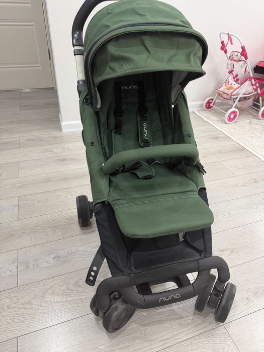 Продам немецкую коляску NUNA