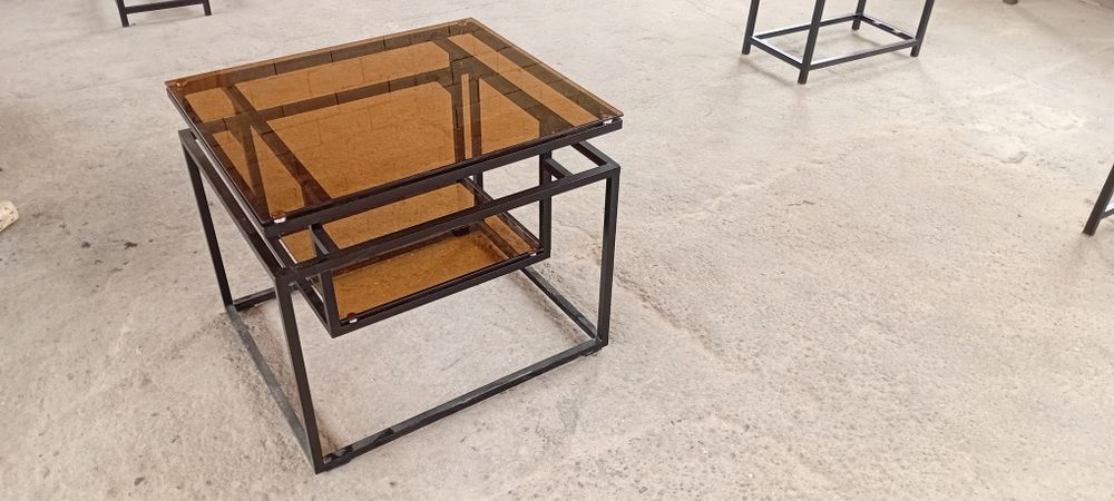 Jurnalniy stol loft