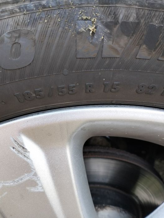 Jante aluminiu cu cauciucuri aproape noi