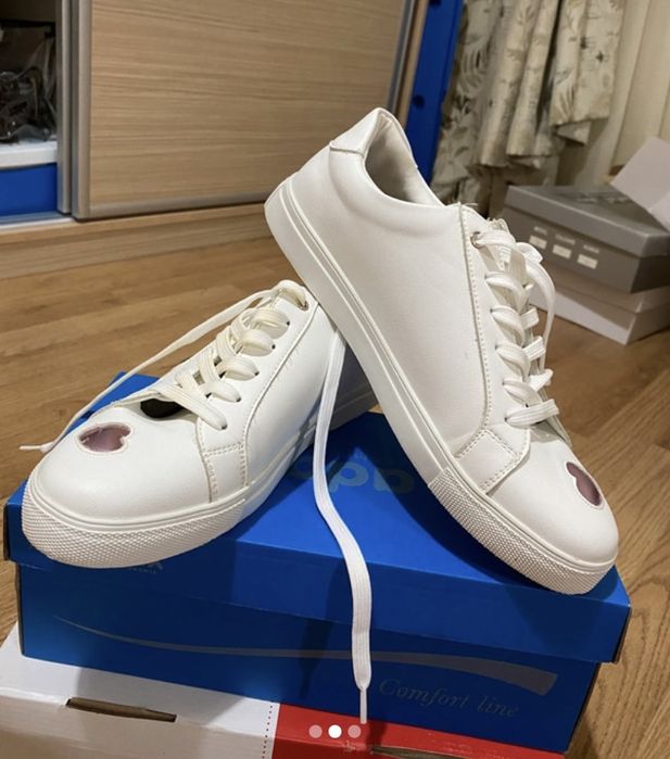 Adidasi dama piele Tata Italia
