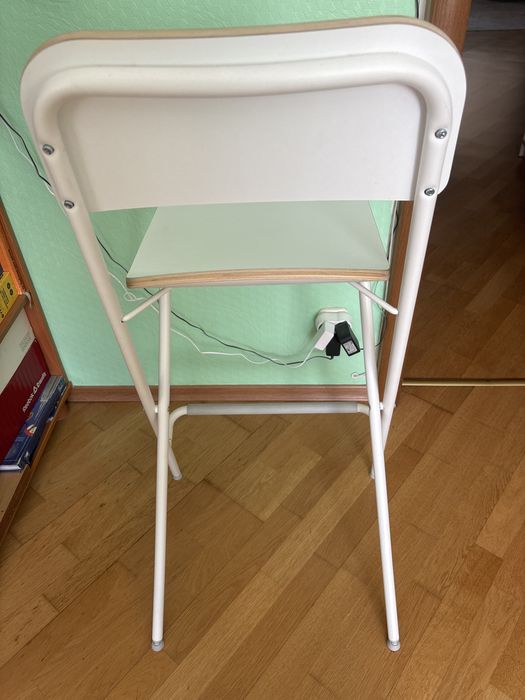 Продам высокий стул