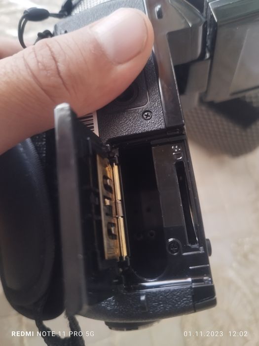 Видеокамера и фотоаппарат SONY