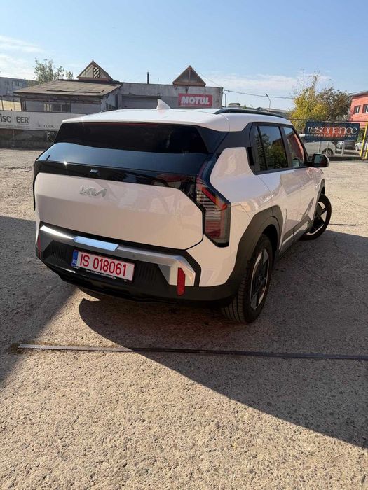 KIA EV3 2025 — imagine 4