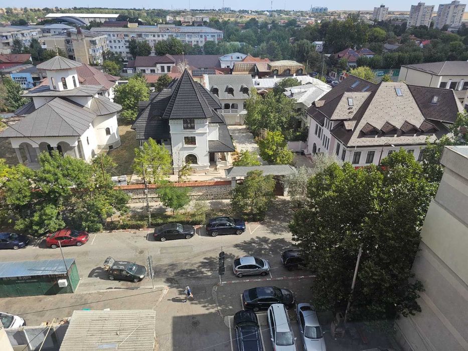 Vanzare apartament 4 camere