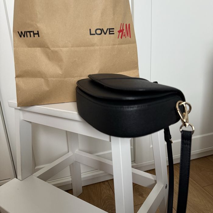 НЕРАЗОПАКОВАНИ! H&M чанта с презрамка + 2 подаръка