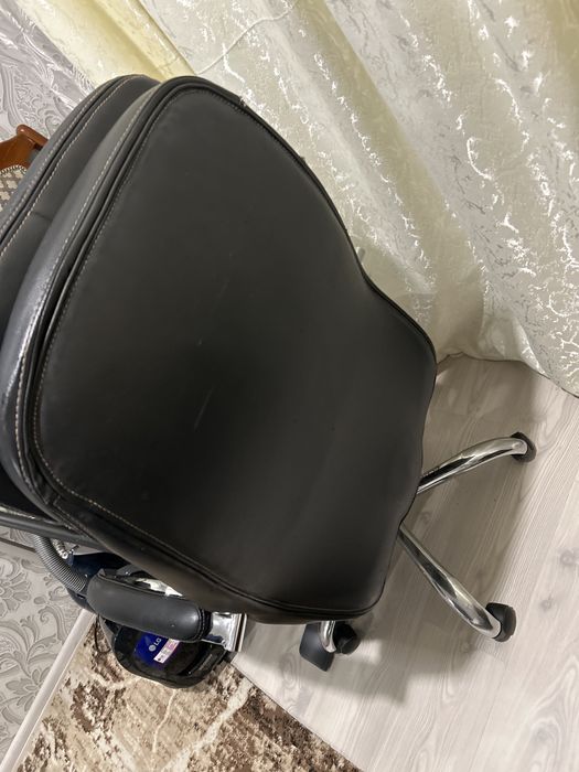 Продаю офисное кресло