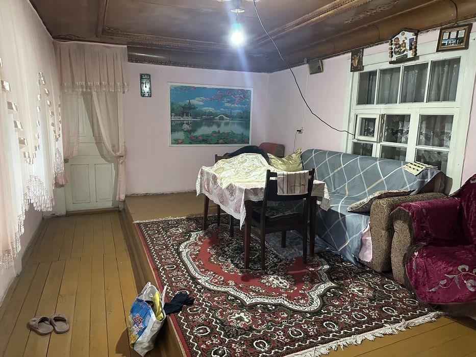 Xovli uy sotiladi srochniy