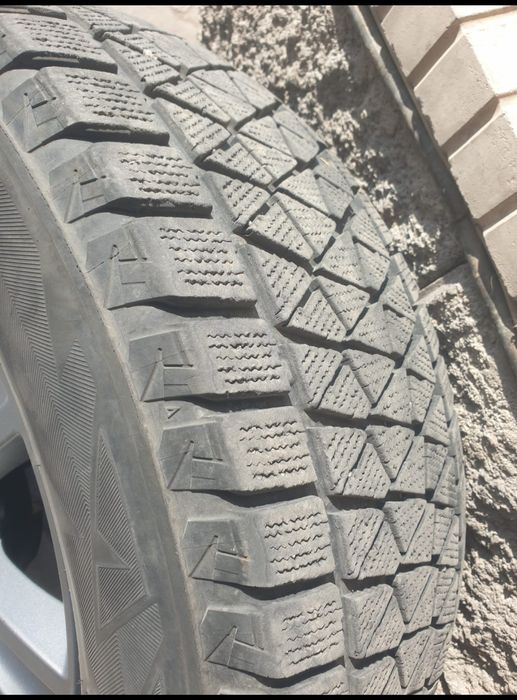 Продам диски с резиной Bridgestone