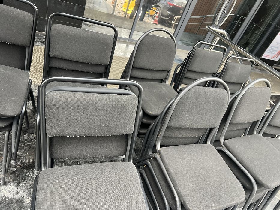 Офисные стулья в отличном состоянии