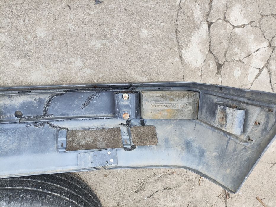 Бампер оригинал 124 Мерседес