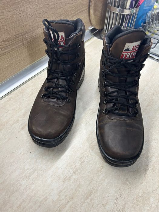 Ловни обувки нови