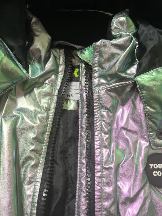 Продам куртку для девочки осень