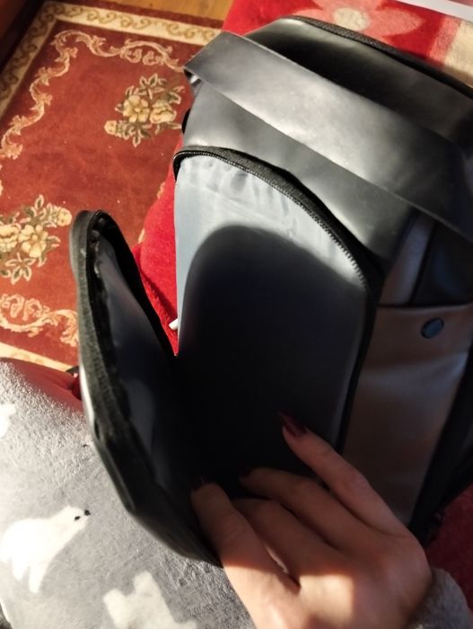 Geanta utila, multe compartimente