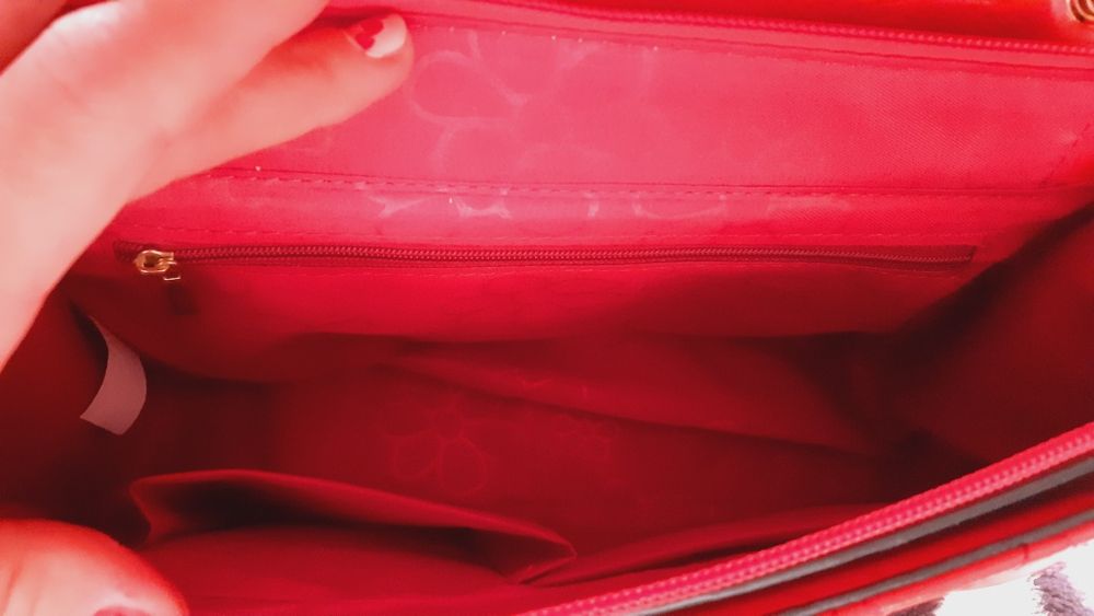 ПРОДАВАМ - Дамска Червена Чанта