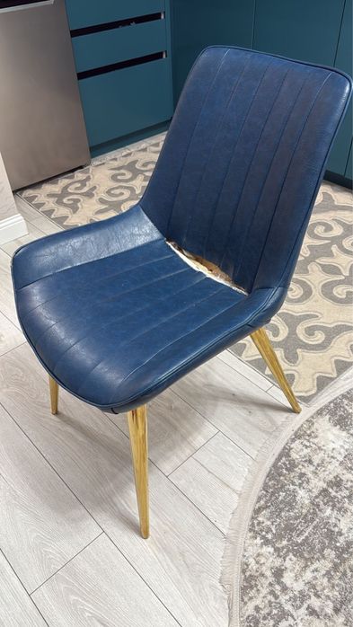 Стулья в хорошем состояний