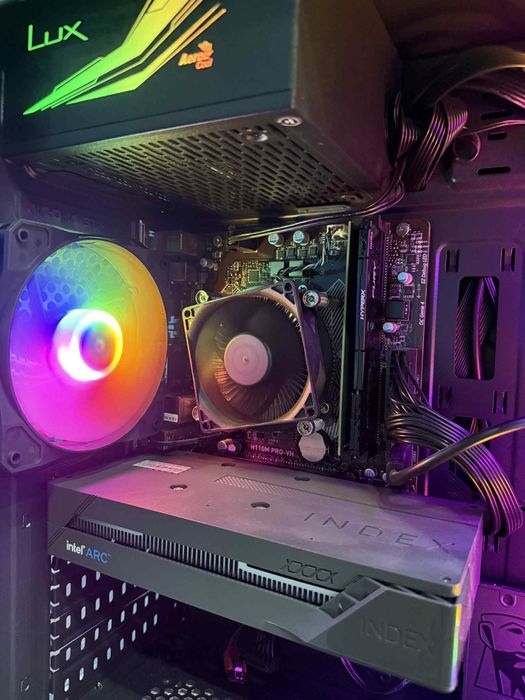 Компютър настолен