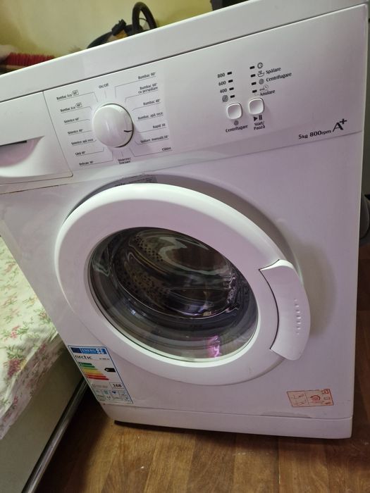 Vand masina de spalat arctic  ,aragaz,sifoner si canapea