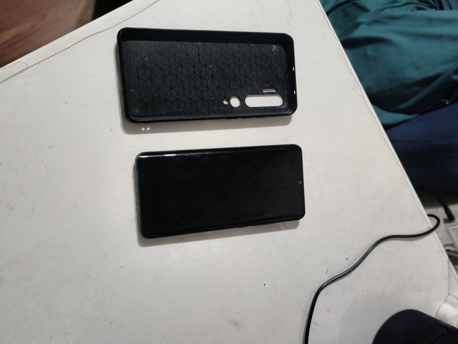 Продам телефон, есть минусы