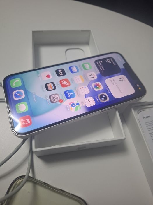 iPhone 13 , 128 Gb  White