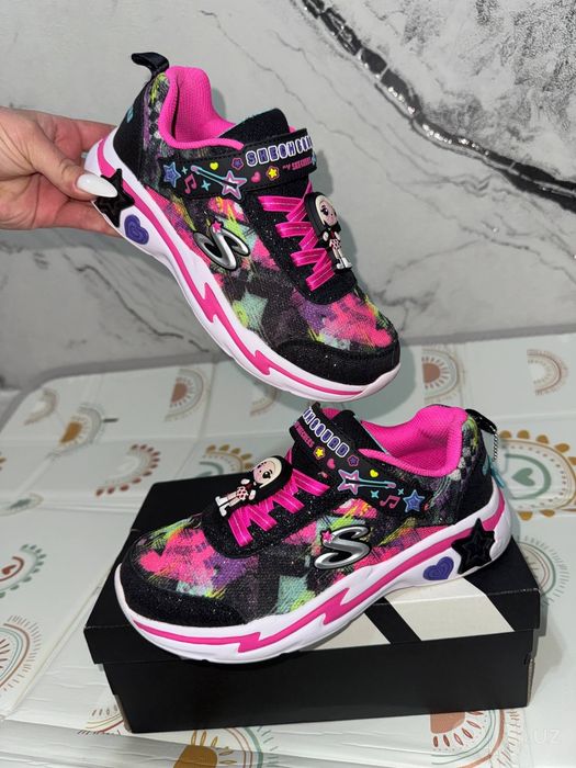 Кроссовки Skechers  на девочку