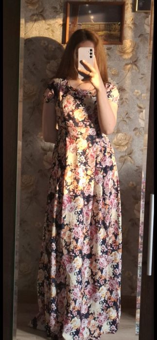 Элегантное цветочное платье макси в пол
