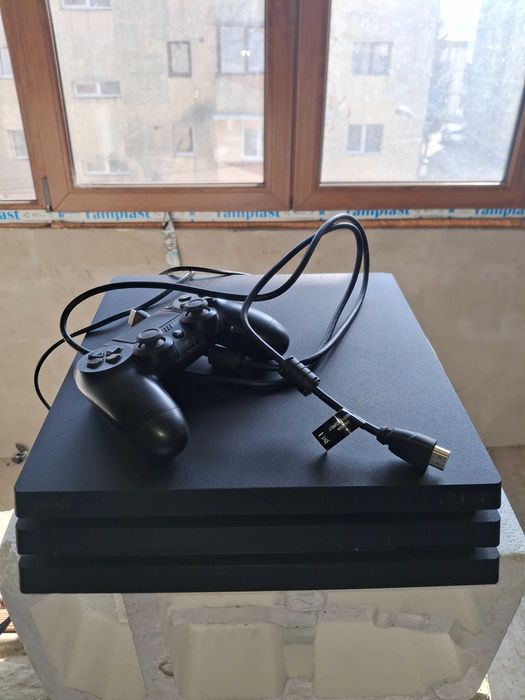 ps4 1tb cu 8 jocuri (gta v, god of war, spider-man) + maneta