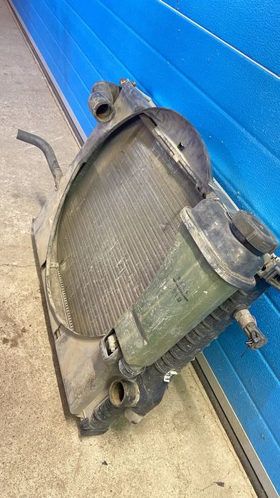 Продам радиатор бмв е36