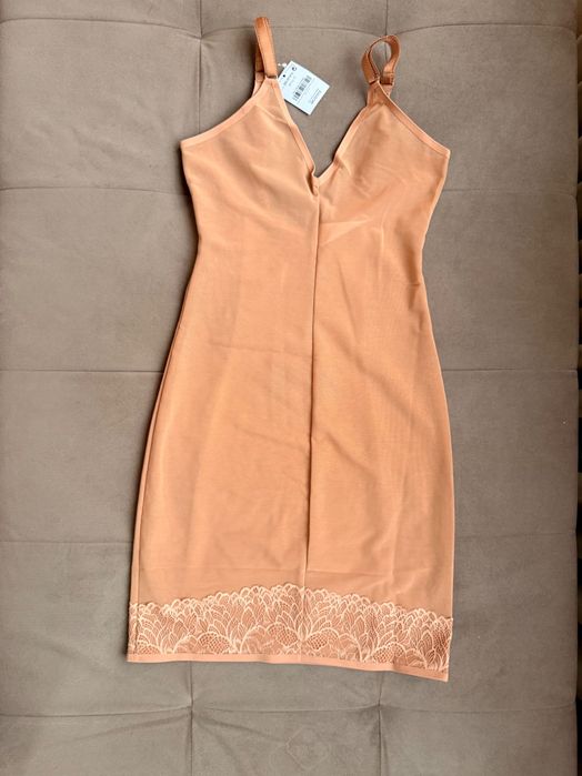 Стягащо бельо - рокля чисто нова с етикет