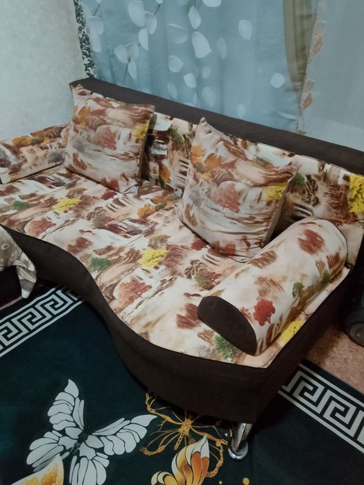 Продам б/у тахту